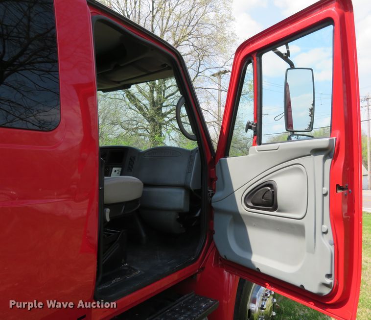 image for item HV9734 2003 International 4300  Crew Cab flatbed truck