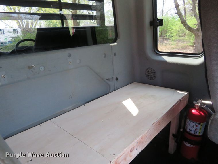 image for item HV9734 2003 International 4300  Crew Cab flatbed truck