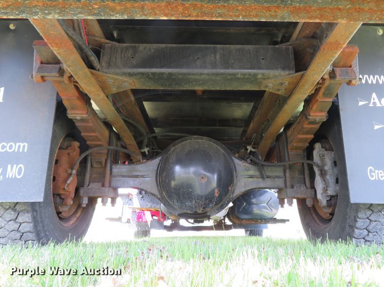 image for item HV9734 2003 International 4300  Crew Cab flatbed truck