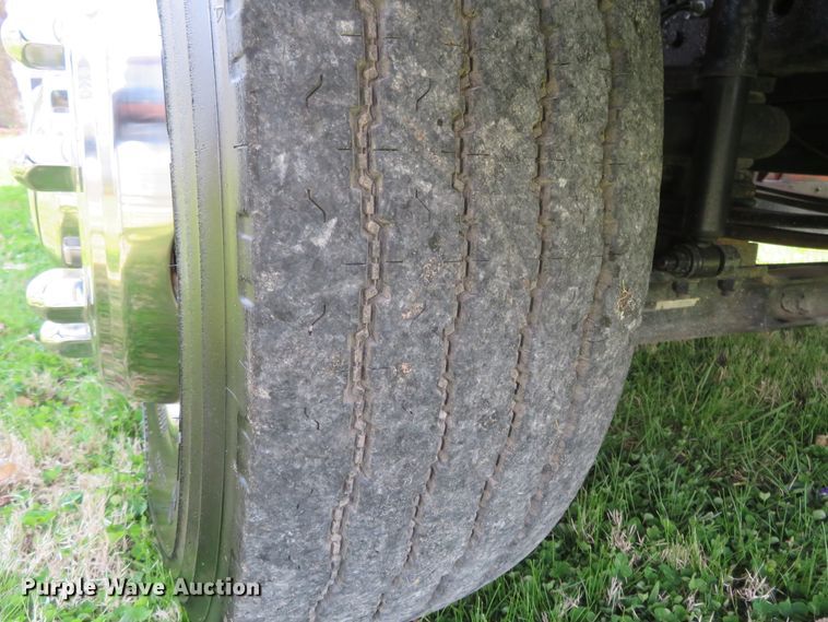 image for item HV9734 2003 International 4300  Crew Cab flatbed truck