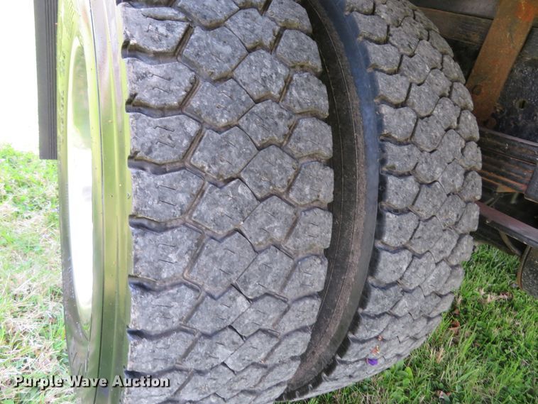 image for item HV9734 2003 International 4300  Crew Cab flatbed truck