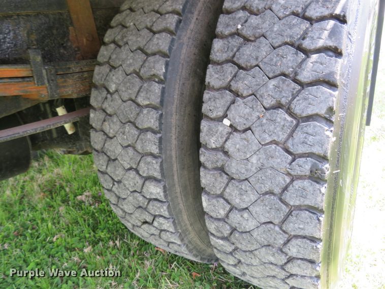 image for item HV9734 2003 International 4300  Crew Cab flatbed truck