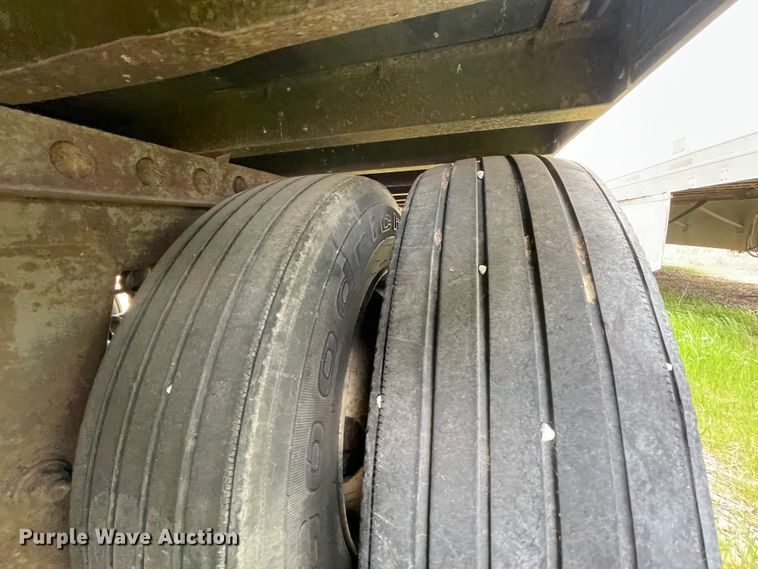 image for item II9402 2005 Strick dry van trailer