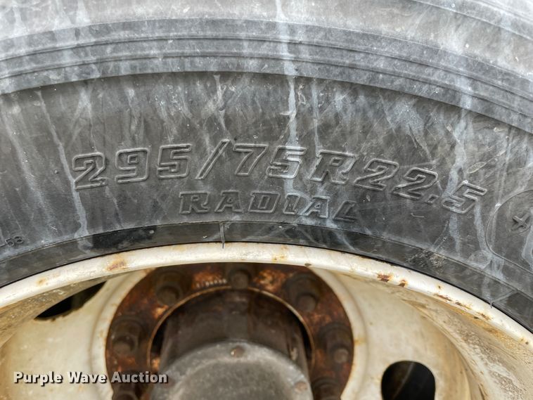 image for item II9402 2005 Strick dry van trailer