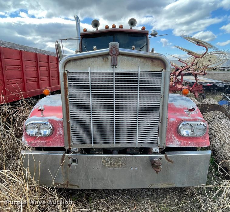 image for item II9403 1980 Kenworth  cab and chassis