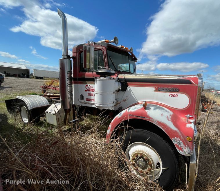 image for item II9403 1980 Kenworth  cab and chassis