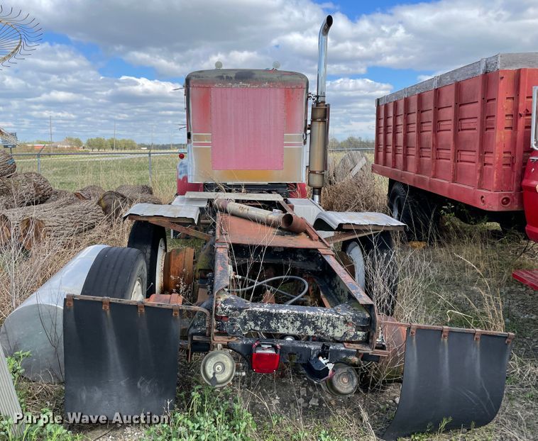 image for item II9403 1980 Kenworth  cab and chassis