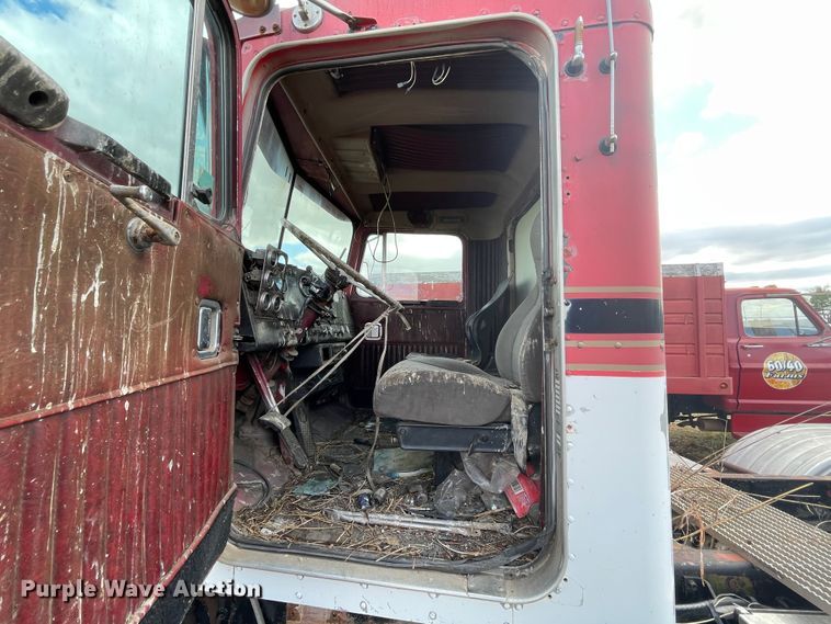 image for item II9403 1980 Kenworth  cab and chassis