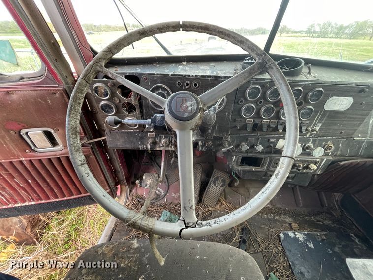 image for item II9403 1980 Kenworth  cab and chassis