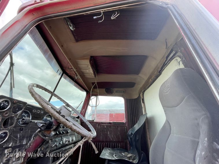 image for item II9403 1980 Kenworth  cab and chassis