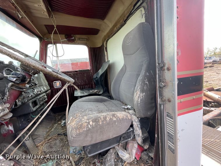 image for item II9403 1980 Kenworth  cab and chassis