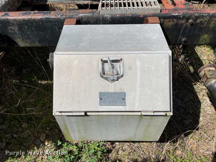 image for item II9403 1980 Kenworth  cab and chassis