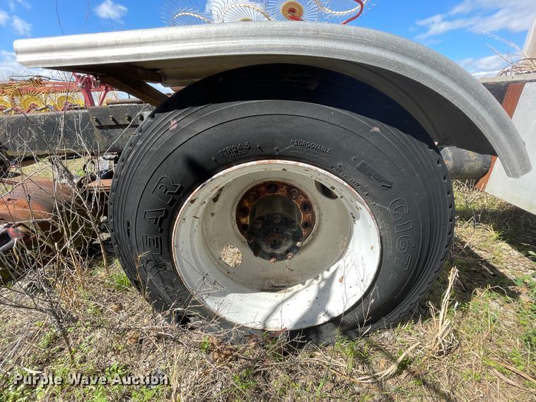 image for item II9403 1980 Kenworth  cab and chassis