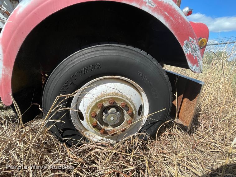 image for item II9403 1980 Kenworth  cab and chassis