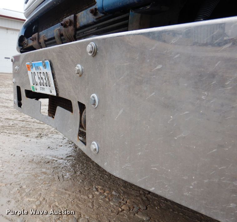 image for item II9821 2005 Freightliner Columbia  semi truck