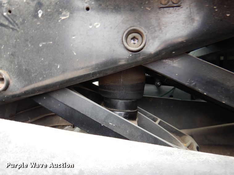 image for item II9821 2005 Freightliner Columbia  semi truck