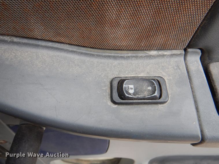 image for item II9821 2005 Freightliner Columbia  semi truck