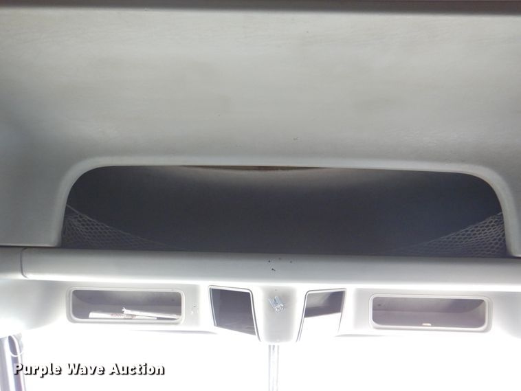 image for item II9821 2005 Freightliner Columbia  semi truck