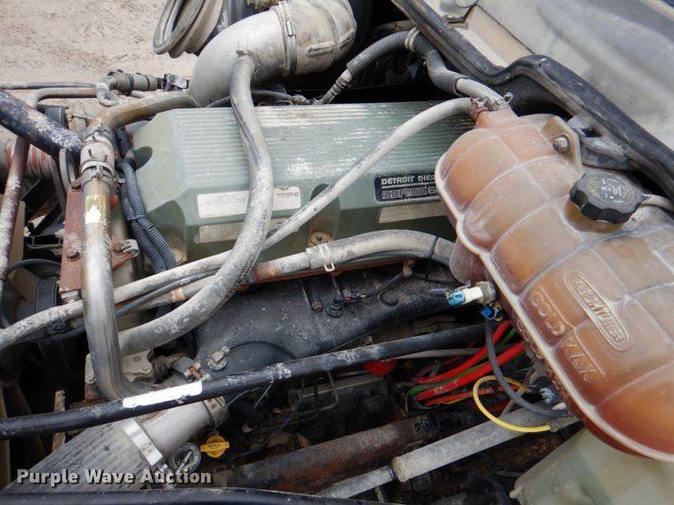 image for item II9821 2005 Freightliner Columbia  semi truck