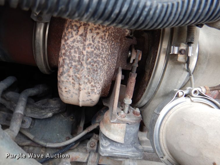 image for item II9821 2005 Freightliner Columbia  semi truck