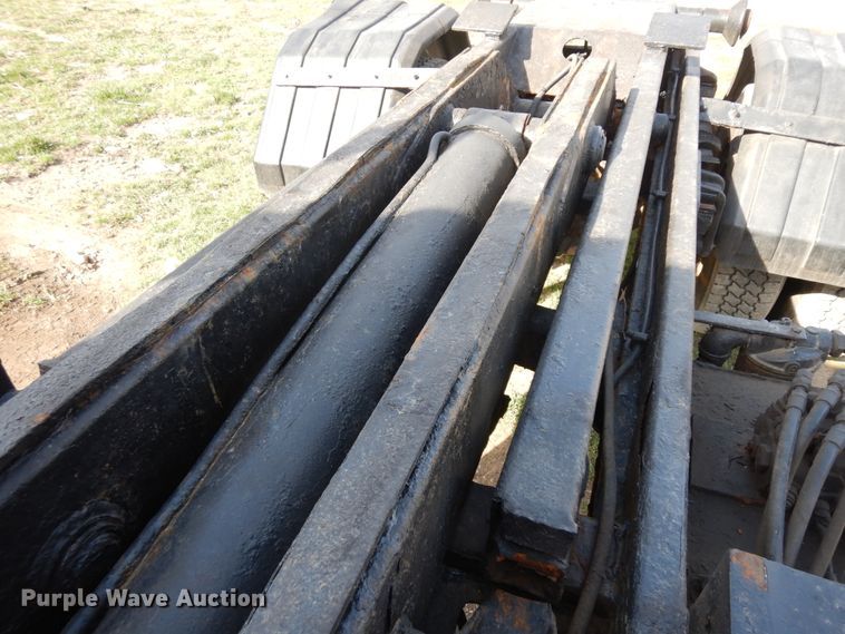 image for item IP9108 1997 Freightliner FL80  hook lift container truck