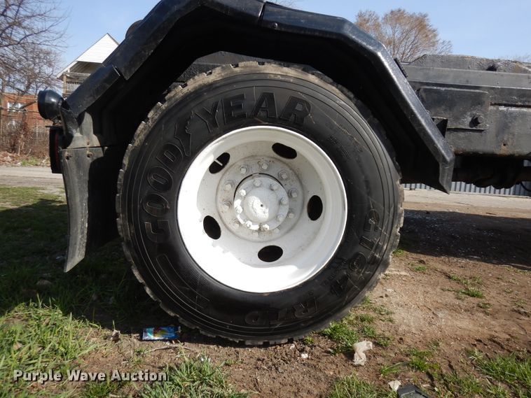 image for item IP9108 1997 Freightliner FL80  hook lift container truck