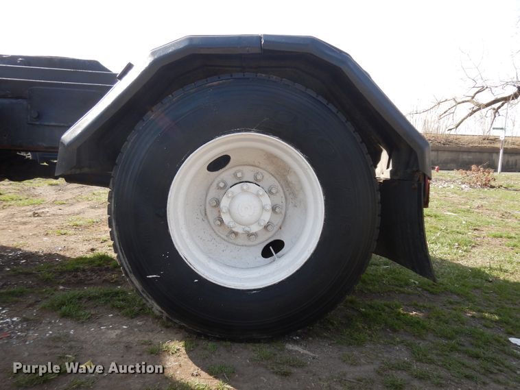 image for item IP9108 1997 Freightliner FL80  hook lift container truck