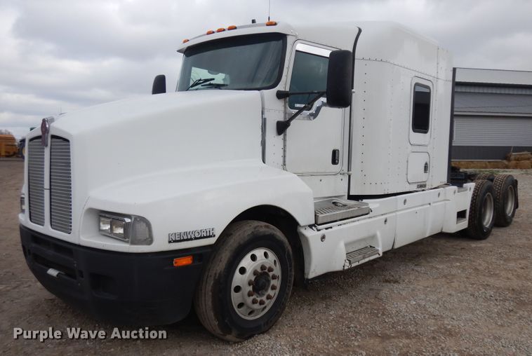 image for item IP9120 2005 Kenworth T600  semi truck