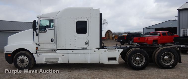 image for item IP9120 2005 Kenworth T600  semi truck