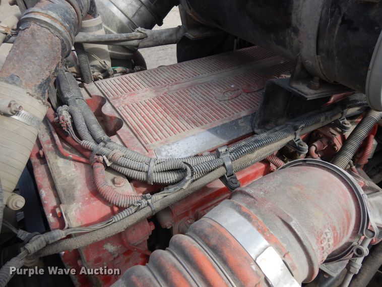 image for item IP9120 2005 Kenworth T600  semi truck