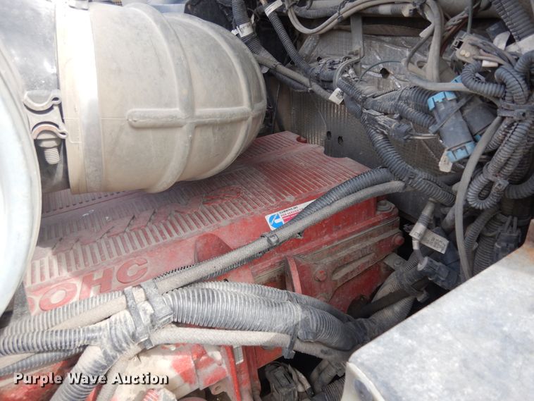 image for item IP9120 2005 Kenworth T600  semi truck