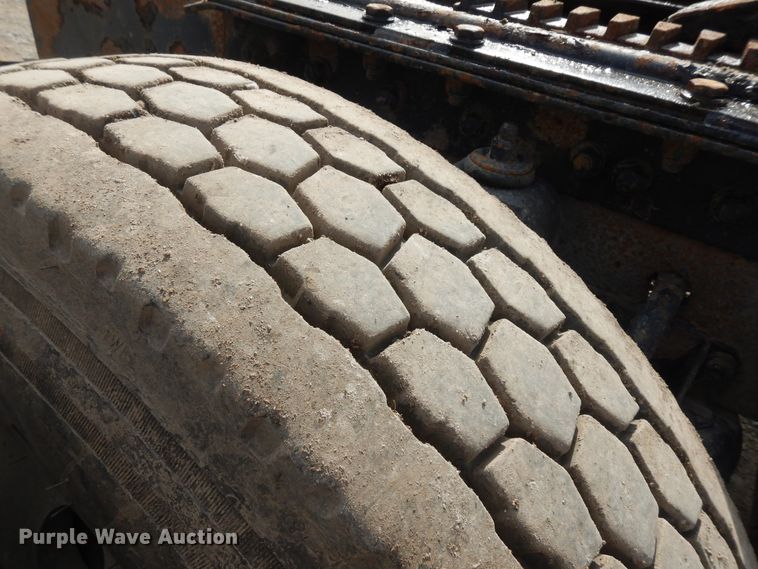 image for item IP9120 2005 Kenworth T600  semi truck