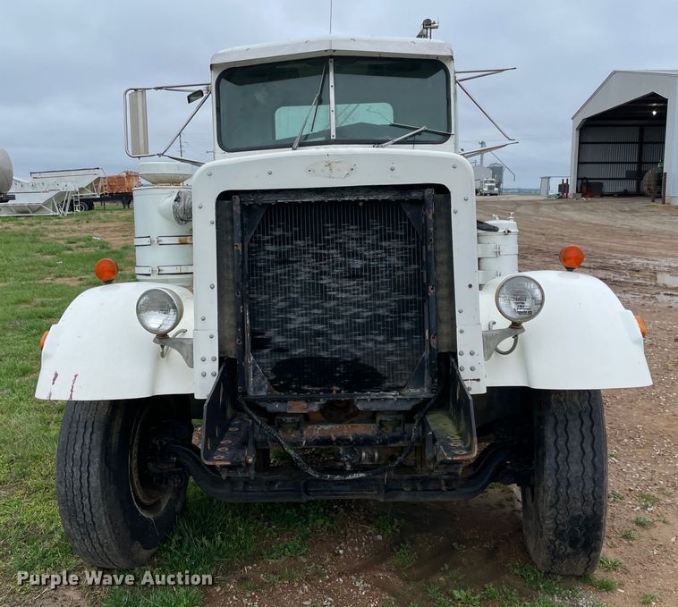 image for item IR9802 1980 Peterbilt 348  semi truck