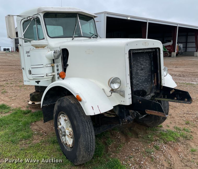 image for item IR9802 1980 Peterbilt 348  semi truck