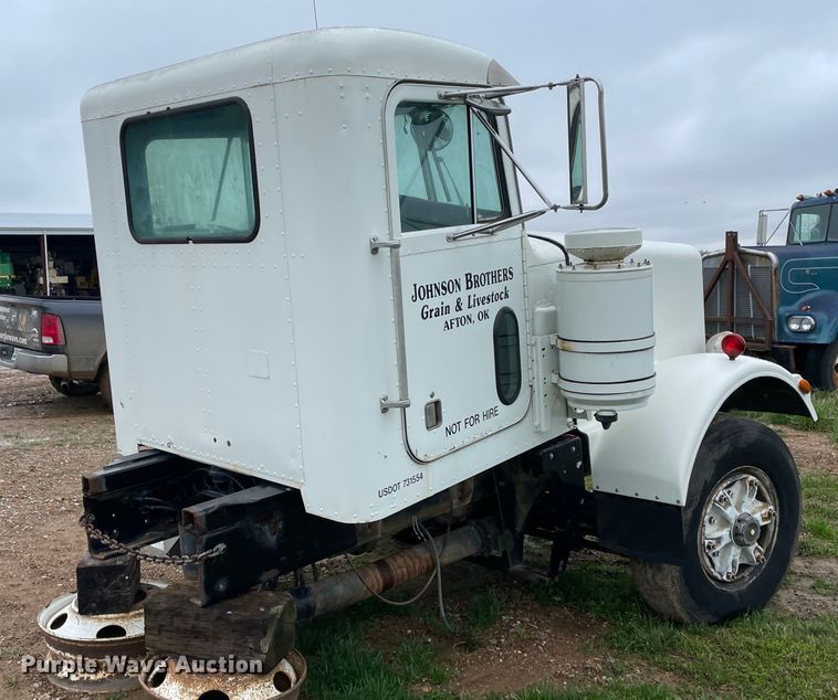 image for item IR9802 1980 Peterbilt 348  semi truck