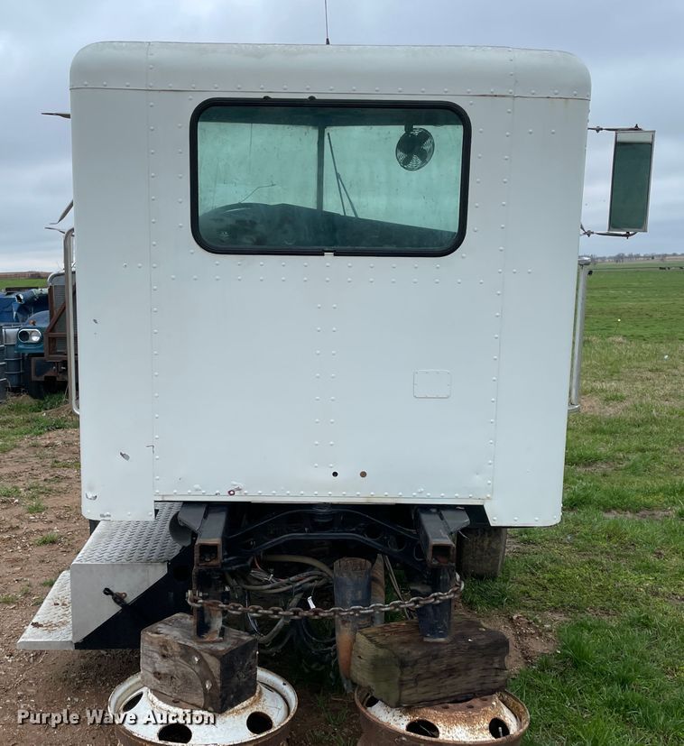 image for item IR9802 1980 Peterbilt 348  semi truck