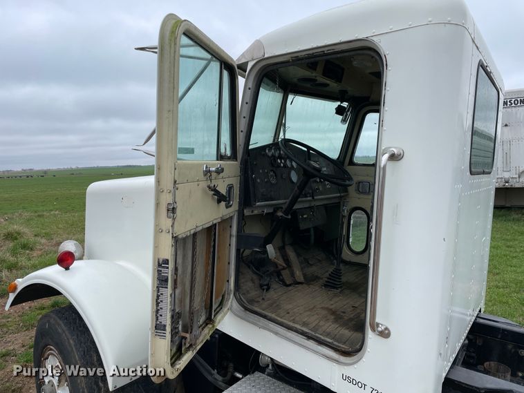 image for item IR9802 1980 Peterbilt 348  semi truck