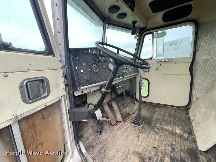 image for item IR9802 1980 Peterbilt 348  semi truck