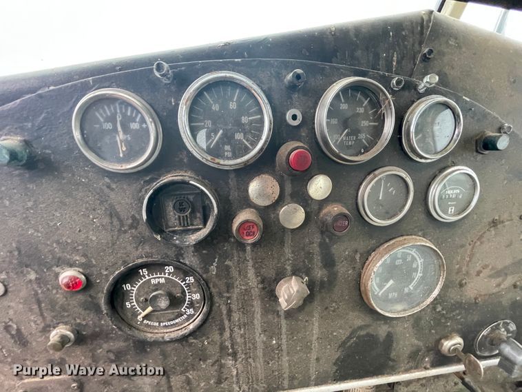 image for item IR9802 1980 Peterbilt 348  semi truck