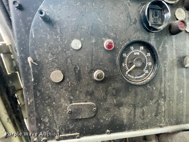 image for item IR9802 1980 Peterbilt 348  semi truck