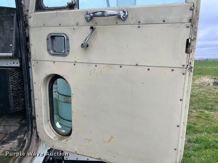 image for item IR9802 1980 Peterbilt 348  semi truck