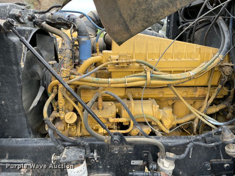 image for item IR9802 1980 Peterbilt 348  semi truck