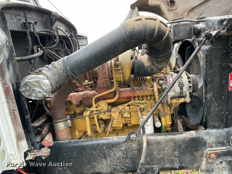 image for item IR9802 1980 Peterbilt 348  semi truck