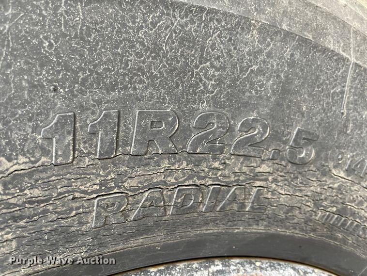 image for item IR9802 1980 Peterbilt 348  semi truck