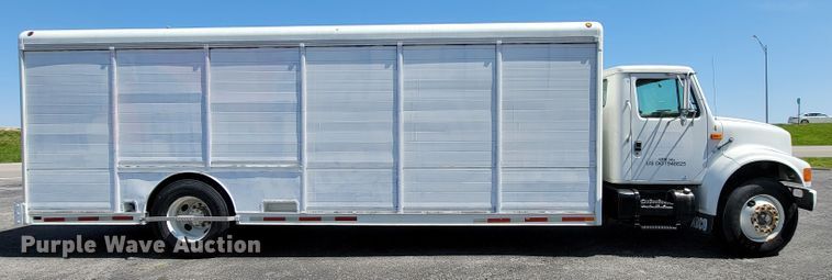 image for item IV9013 1997 International 4900  refrigerated delivery truck