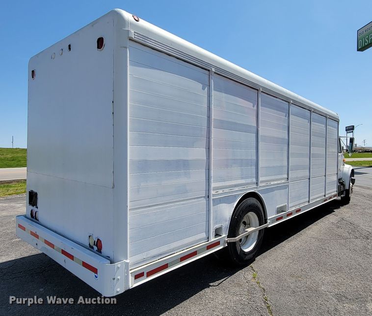 image for item IV9013 1997 International 4900  refrigerated delivery truck