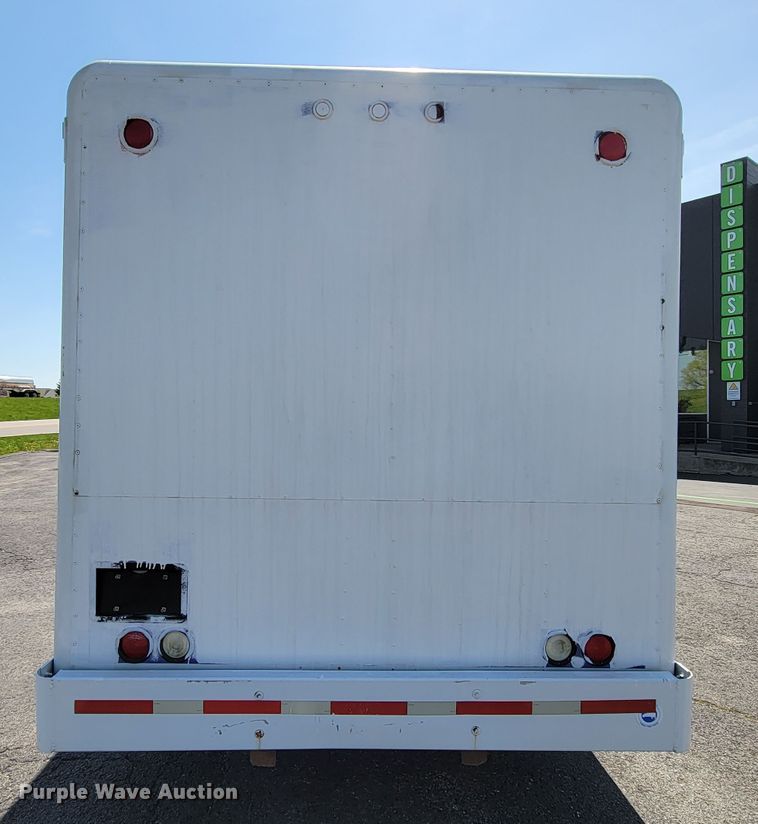 image for item IV9013 1997 International 4900  refrigerated delivery truck
