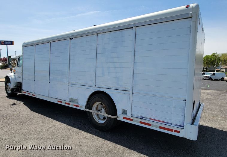 image for item IV9013 1997 International 4900  refrigerated delivery truck