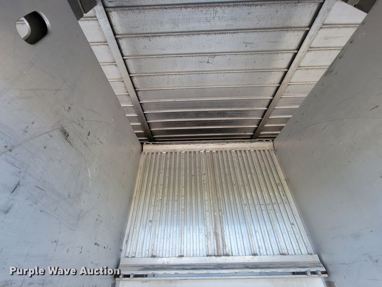 image for item IV9013 1997 International 4900  refrigerated delivery truck