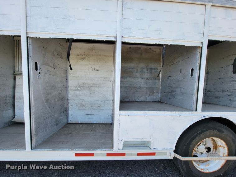 image for item IV9013 1997 International 4900  refrigerated delivery truck